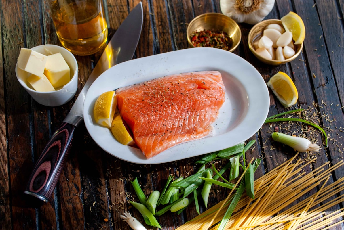 Ikan salmon kaya protein dan omega-3